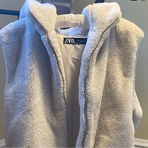 Zara Elegant Cream Faux Fur Vest